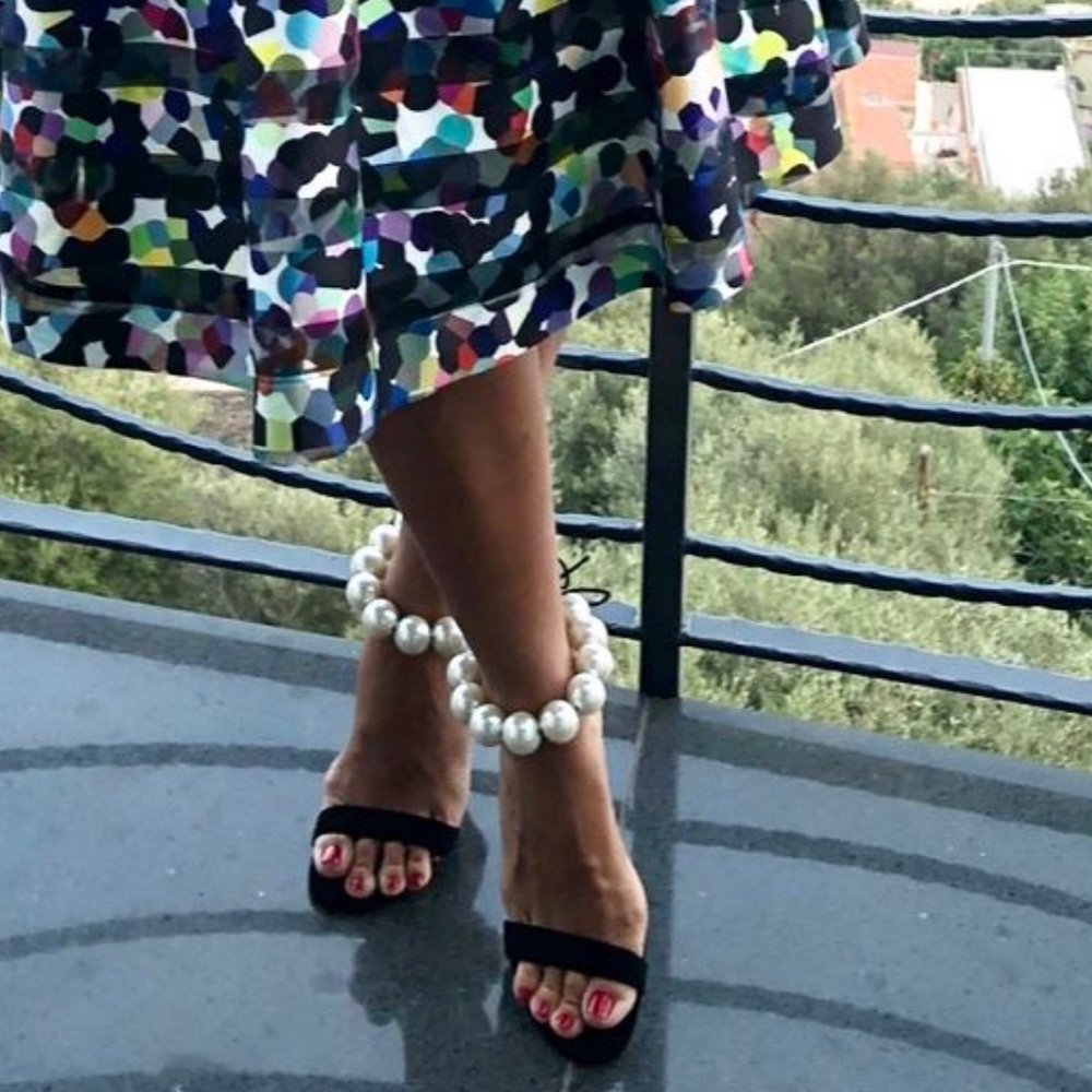 POSH PEARLS SANDALS